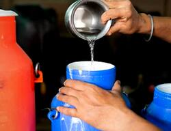 दूध में पानी मिलाने पर दूधिया को हुई 1 साल की जेल, जाने क्या है मिलावट करने पर कानूनी प्रावधान