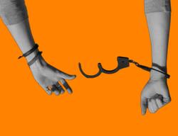 लापरवाही के कारण आरोपी हिरासत से भागा है, तो लोक सेवक को होती है जेल