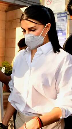 Bollywood actor जैकलीन फर्नांडिस को दुबई जाने की अनुमति