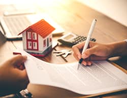 Sale Deed क्या है? स्वामित्व हस्तांतरण के लिए क्यों है जरूरी