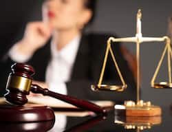 क्या है एडवोकेट-ऑन-रिकॉर्ड सिस्टम और इसके अंतर्गत किसको नियुक्त किया जाता है?