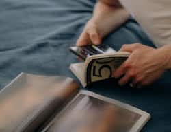 अश्लील साहित्य बेचना ही नहीं, अश्लील हरकत भी है अपराध, जानिए क्या कहता है कानून