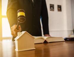 Public Servant के द्वारा संपत्ति जब्ति का विरोध करना है अपराध, इस धारा के तहत मिलती है सजा