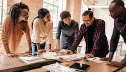 स्टार्टअप्स जॉब छोड़ रहे भारतीय, 10 में से 7 बड़े कॉर्पोरेट्स को दे रहें तरजीह: रिपोर्ट