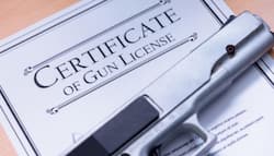 बंदूक का लाइसेंस प्राप्त करने की क्या है प्रक्रिया? जानिए आर्म्स एक्ट के तहत प्रावधान