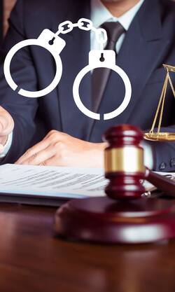 सिर्फ इस परिस्थिति में गिरफ्तार हो सकते हैं वकील!