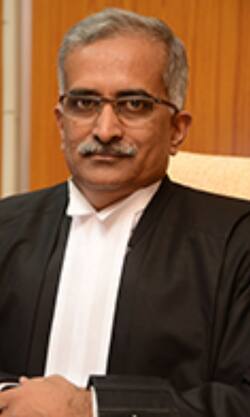 Judiciary के 'नायक' जो बने एक दिन के चीफ जस्टिस!