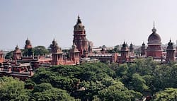 शीर्ष पुरातत्वविदों ने की 300 साल पुराने मकबरे को स्थानांतरित करने के अदालत के आदेश की अलोचना