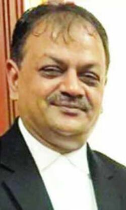 कौन हैं बंबई हाईकोर्ट से Resign करने वाले Justice Rohit B Deo?