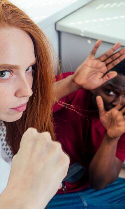 पत्नी ने मार-मारकर की पति की हत्या, SC ने फिर क्यों किया रिहा?