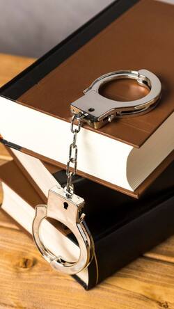 जानें CrPC के अनुसार चार्जशीट कैसे लिखा जाता है?