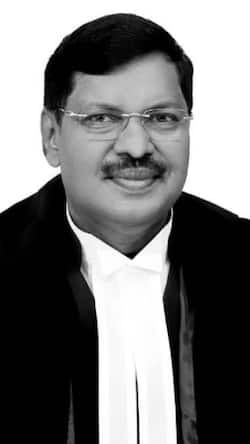 जानें सुप्रीम कोर्ट जस्टिस बी आर गवई के बारे में, जो 2010 के बाद पहले SC जज बनें