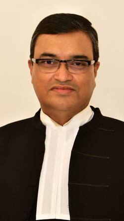 सुप्रीम कोर्ट जस्टिस दीपंकर दत्ता के अब तक की करियर की एक झलक