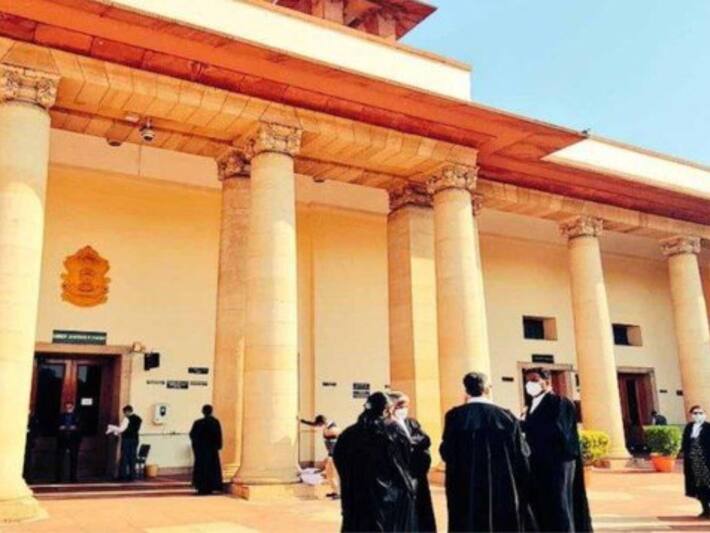 कड़ी धूप में काले कोट से क्या वकीलों को मिलेगी राहत? ड्रेस कोड में बदलाव को लेकर सुप्रीम कोर्ट में याचिका