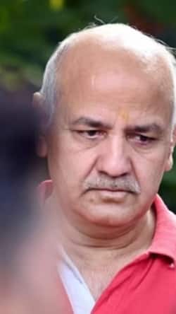 दिल्ली कोर्ट ने मनीष सिसोदिया को लगाई फटकार, कहा- खुद ही सुनवाई में बाधा डाल रहे हैं