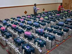 वोटों की गिनती कैसे होती है? काउंटिंग हॉल में कैसा होता है महौल