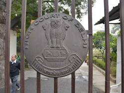 'इन हालात में तो नियमित मामलों की सुनवाई नहीं हो पा रही', दोषी व्यक्ति को विदेश जाने की अनुमति देते Delhi HC ने कहा