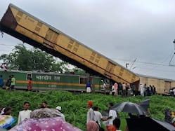 Train Accident Insurance: IRCTC 45 पैसे में देता है 10 लाख का इंश्योरेंस, टिकट बुकिंग के समय आता है ऑप्शन, क्लेम करने का तरीका भी जानिए