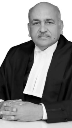 जस्टिस पंकज मिथल ने LLB की पढ़ाई कहां से की है?