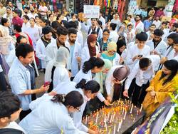 Kolkata Doctor Rape-Murder Case: 'अस्पताल में वापस लौटे रेजिडेंट डॉक्टर, सुरक्षा की जिम्मेदारी हमारी', सुप्रीम कोर्ट ने मेडिकल फ्रेटरनिटी को दिया आश्वासन