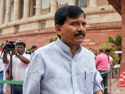 गोरेगांव पात्रा चॉल से जुड़े मनी लॉन्ड्रिंग मामले में संजय राउत PMLA कोर्ट में हुए पेश 