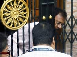 RG KAR Rape-Murder Case: प्रिसिंपल संदीप घोष सहित तीन अन्य लोगों को CBI ने किया गिरफ्तार, भ्रष्टाचार करने के लगे है आरोप