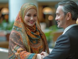 मुस्लिम महिला का दूसरे पुरूष से हाथ मिलाना शरीयत का उल्लंघन? Kerala HC ने दावा करने वाले शख्स को सिखाया सबक