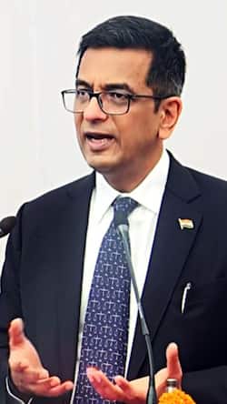 कैसे CJI DY Chandrachud की डीपी लगा बुजुर्ग से ठगे 1.26 करोड़ रूपये