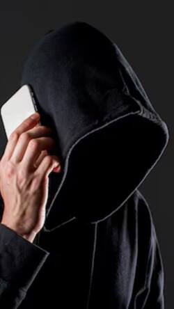 डिजिटल अरेस्ट का खतरा! इन बातों का बांध लें गांठ