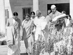 Mahatma Gandhi Murder Case: नाथूराम गोडसे को फांसी, आरोपों से बरी हुए सावरकर, जानें Red Fort Court का फैसला