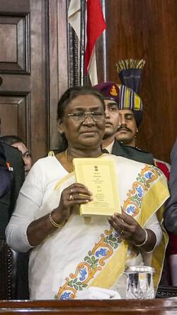 संविधान देश का सबसे पवित्र ग्रंथ, जानें राष्ट्रपति ने और क्या-क्या कहा