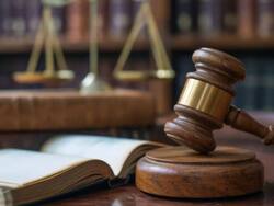 हत्या के आरोपी ने भरी अदालत में 'जज' पर फेंका चप्पल, पुलिस ने BNS की इन धाराओं में दर्ज किया मामला