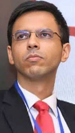 पूर्व CJI के बेटे हैं अभिनव चंद्रचूड़, जानें अब तक कहां छिपे थे?