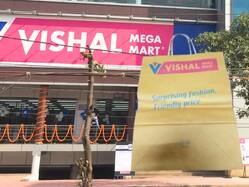 Carry Bag पर चार्ज लगाना पड़ा मंहगा, Vishal Mega Mart पर कंज्यूमर कोर्ट ने लगाया भारी जुर्माना